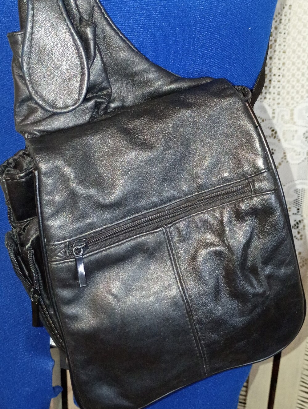 Buxton Black Leather Crossbody Sling Bag